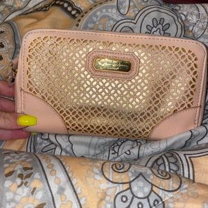 Jessica Simpson wristlet